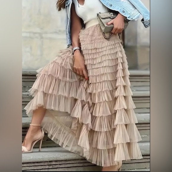 Dresses & Skirts - Beige Tulle Ruffle Maxi Skirt NWT Layered Tiered Fairycore Balletcore Neutral L